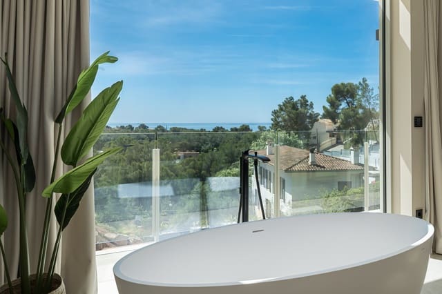 7 slaapkamer Villa te koop in Portals Nous, Calvià met zwembad - € 11.450.000 (Ref: 9864742)