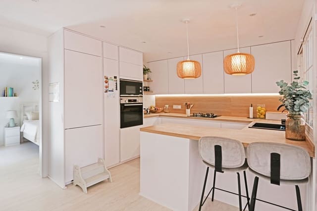 4 soveværelse Byhus til salg i Santa Ponsa, Calvià - € 1.150.000 (Ref: 9875859)