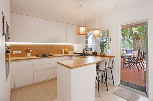 4 soveværelse Byhus til salg i Santa Ponsa, Calvià - € 1.150.000 (Ref: 9875859)