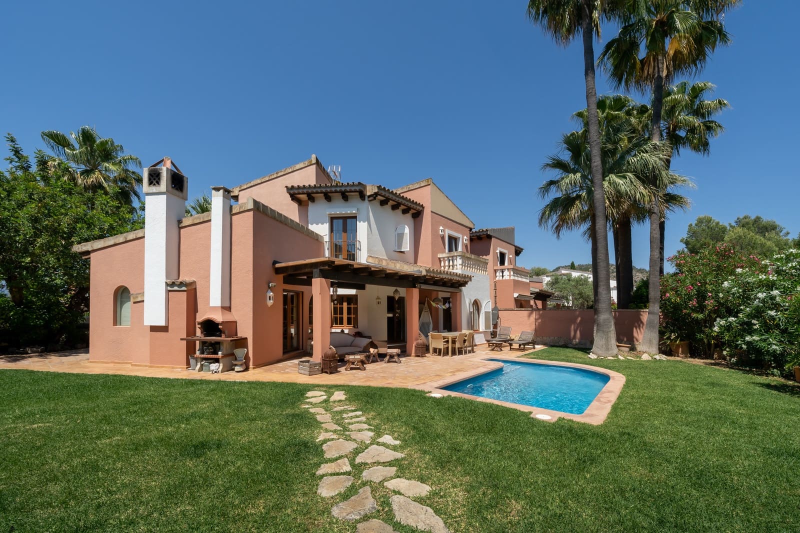 3 bedroom Villa for sale in Santa Ponsa with pool - € 1,250,000 (Ref: 9884331)