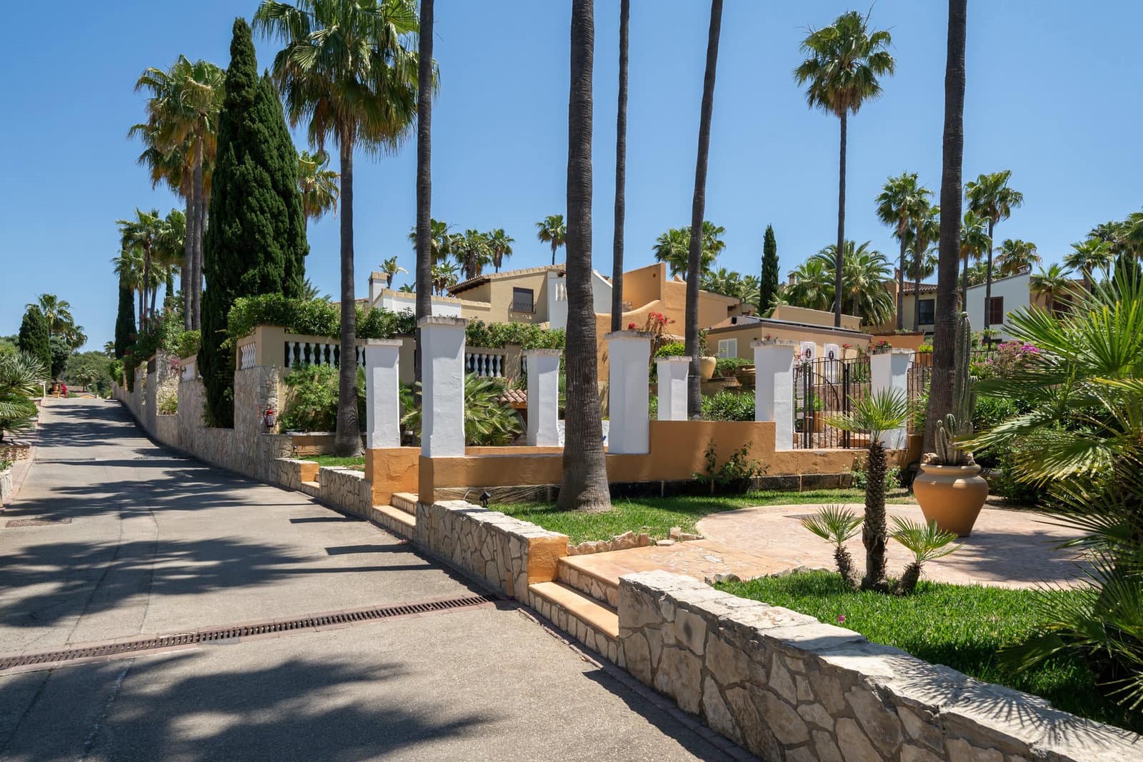 3 Zimmer Villa zu verkaufen in Santa Ponsa mit Pool Garage - 1.250.000 € (Ref: 9884331)