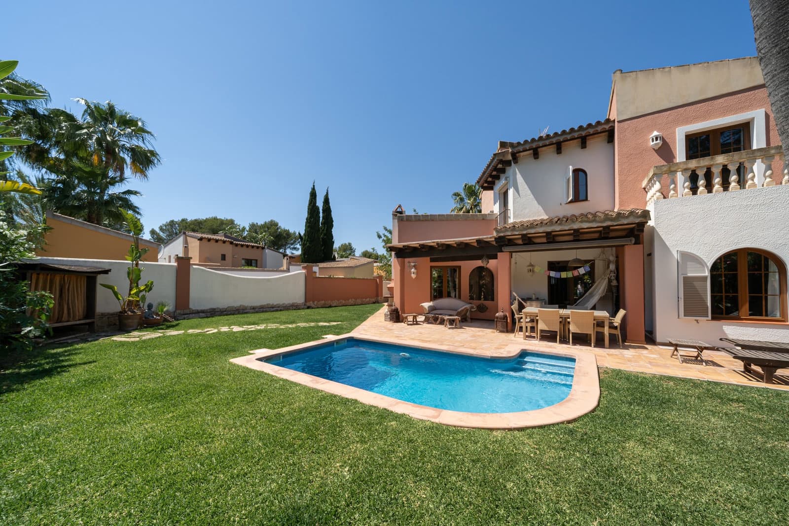 3 Zimmer Villa zu verkaufen in Santa Ponsa mit Pool Garage - 1.250.000 € (Ref: 9884331)