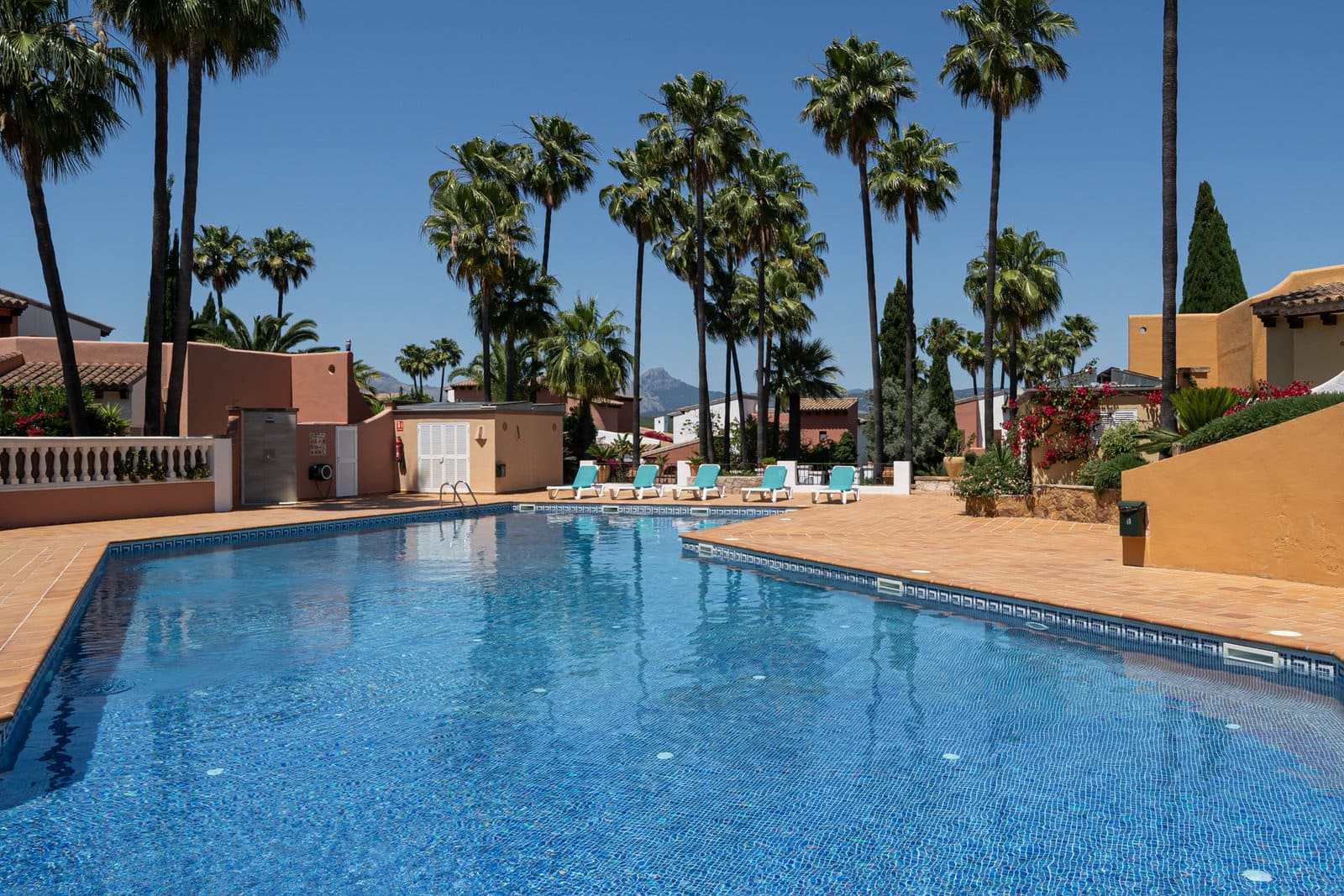 3 Zimmer Villa zu verkaufen in Santa Ponsa mit Pool Garage - 1.250.000 € (Ref: 9884331)