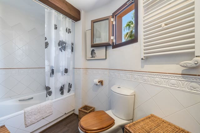 3 soverom Villa til salgs i Santa Ponsa, Calvià med svømmebasseng - € 1 250 000 (Ref: 9884331)