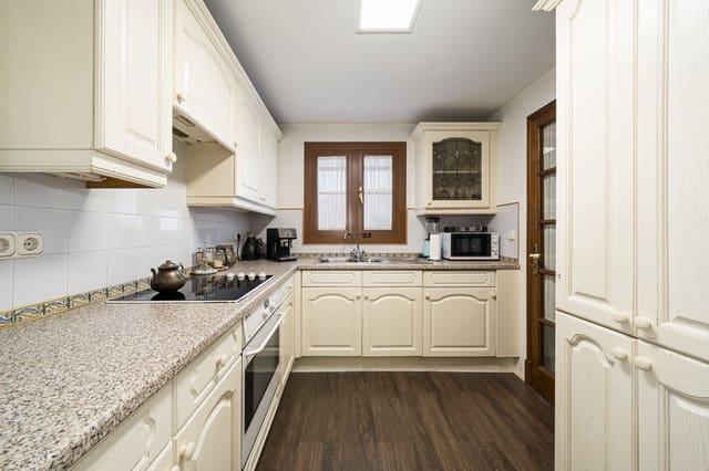 3 soverom Villa til salgs i Santa Ponsa, Calvià med svømmebasseng - € 1 250 000 (Ref: 9884331)