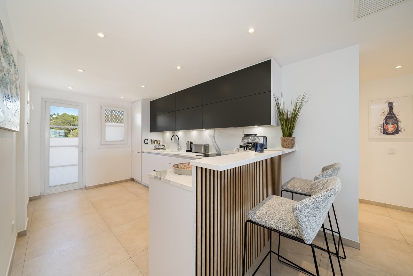 3 sypialnia Apartament na sprzedaż w Santa Ponsa z basenem garażem - 2 700 000 € (Ref: 9884332)