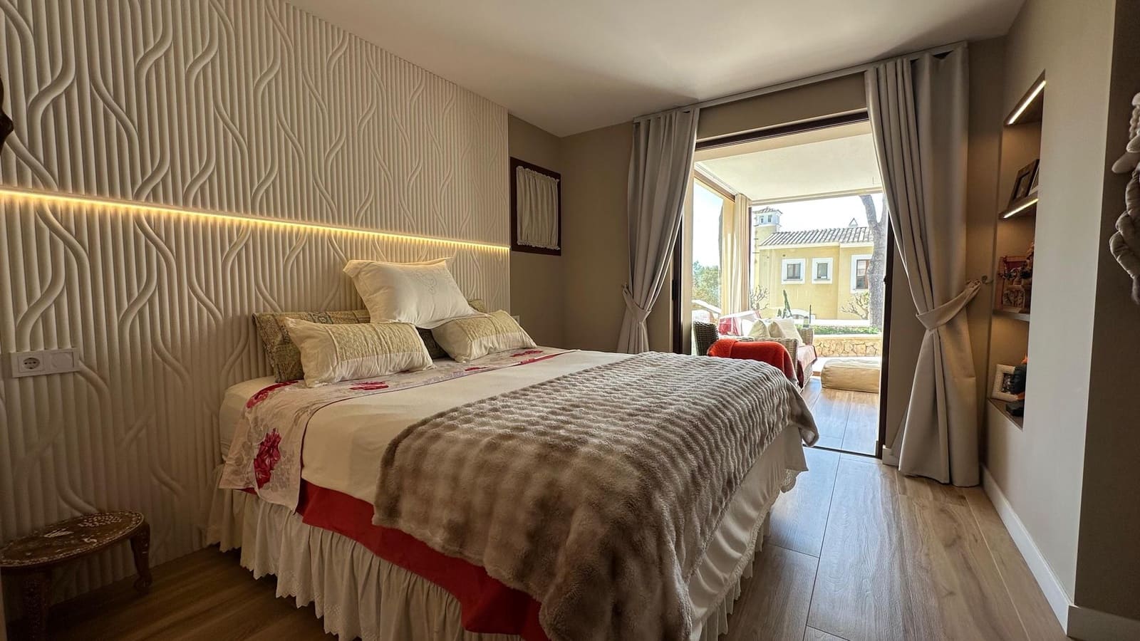 3 sovrum Lägenhet att hyra i Santa Ponsa med pool - 4 500 € (Ref: 9896581)