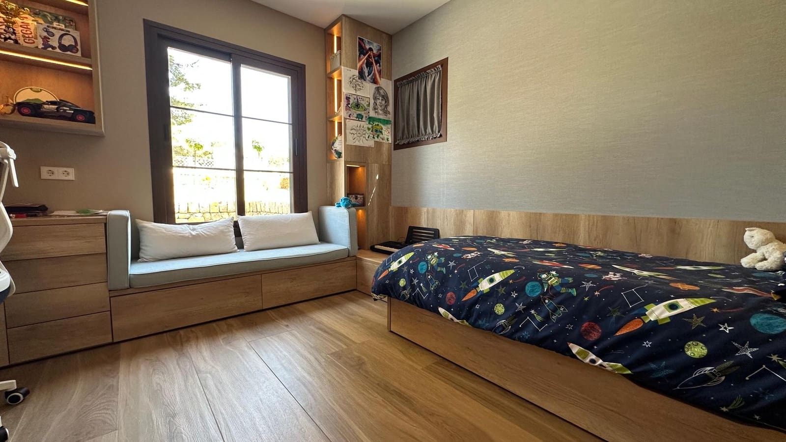 3 sovrum Lägenhet att hyra i Santa Ponsa med pool - 4 500 € (Ref: 9896581)