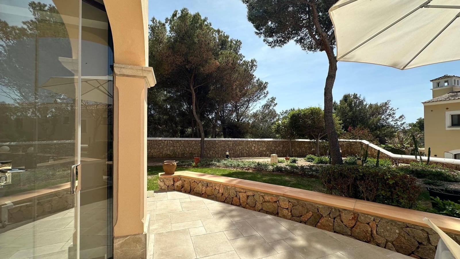 3 sovrum Lägenhet att hyra i Santa Ponsa med pool - 4 500 € (Ref: 9896581)