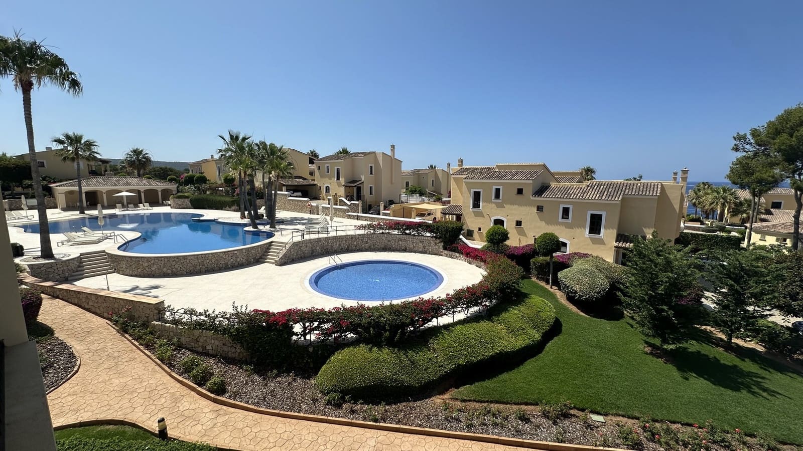 3 sovrum Lägenhet att hyra i Santa Ponsa med pool - 4 500 € (Ref: 9896581)