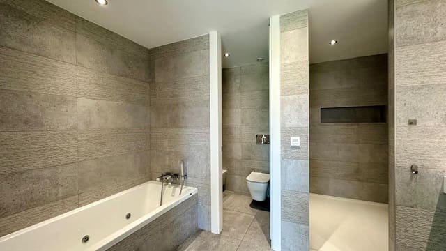 Appartement de 3 chambres à louer à Palma de Mallorca avec piscine garage - 4 200 € (Ref: 9901618)