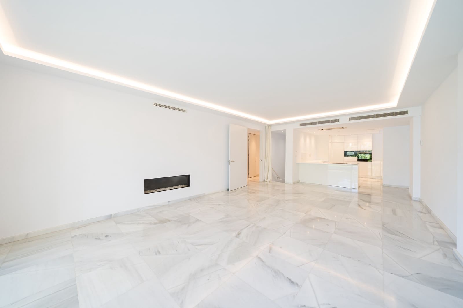 3 bedroom Apartment for rent in Palma de Mallorca with pool garage - € 4,200 (Ref: 9901618)