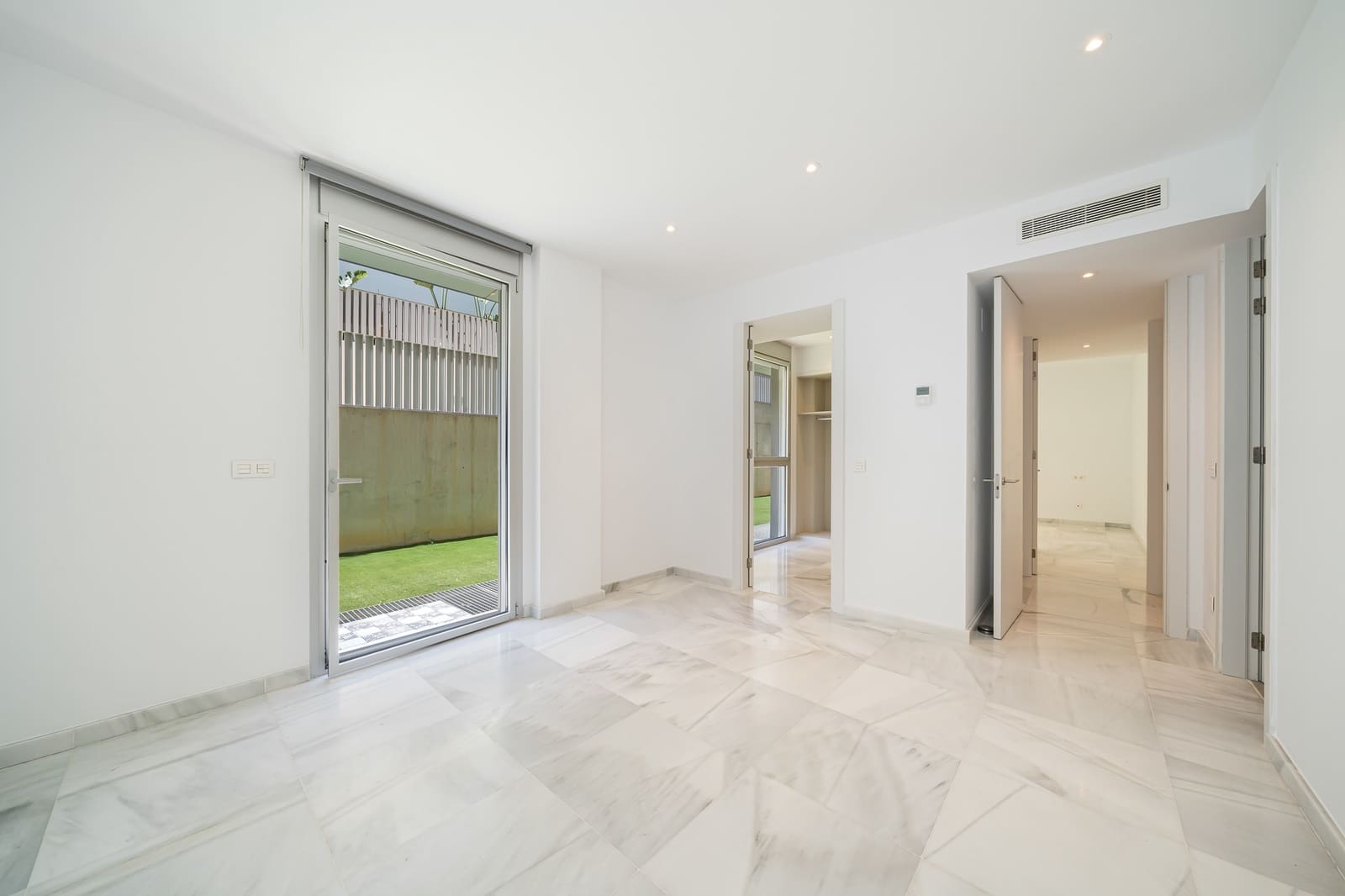 3 bedroom Apartment for rent in Palma de Mallorca with pool garage - € 4,200 (Ref: 9901618)