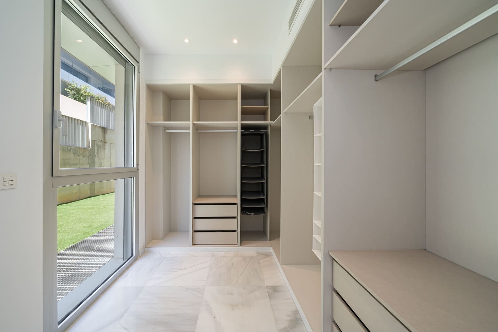 3 bedroom Apartment for rent in Palma de Mallorca with pool garage - € 4,200 (Ref: 9901618)