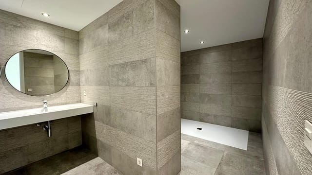3 bedroom Apartment for sale in Palma de Mallorca - € 1,900,000 (Ref: 9901619)
