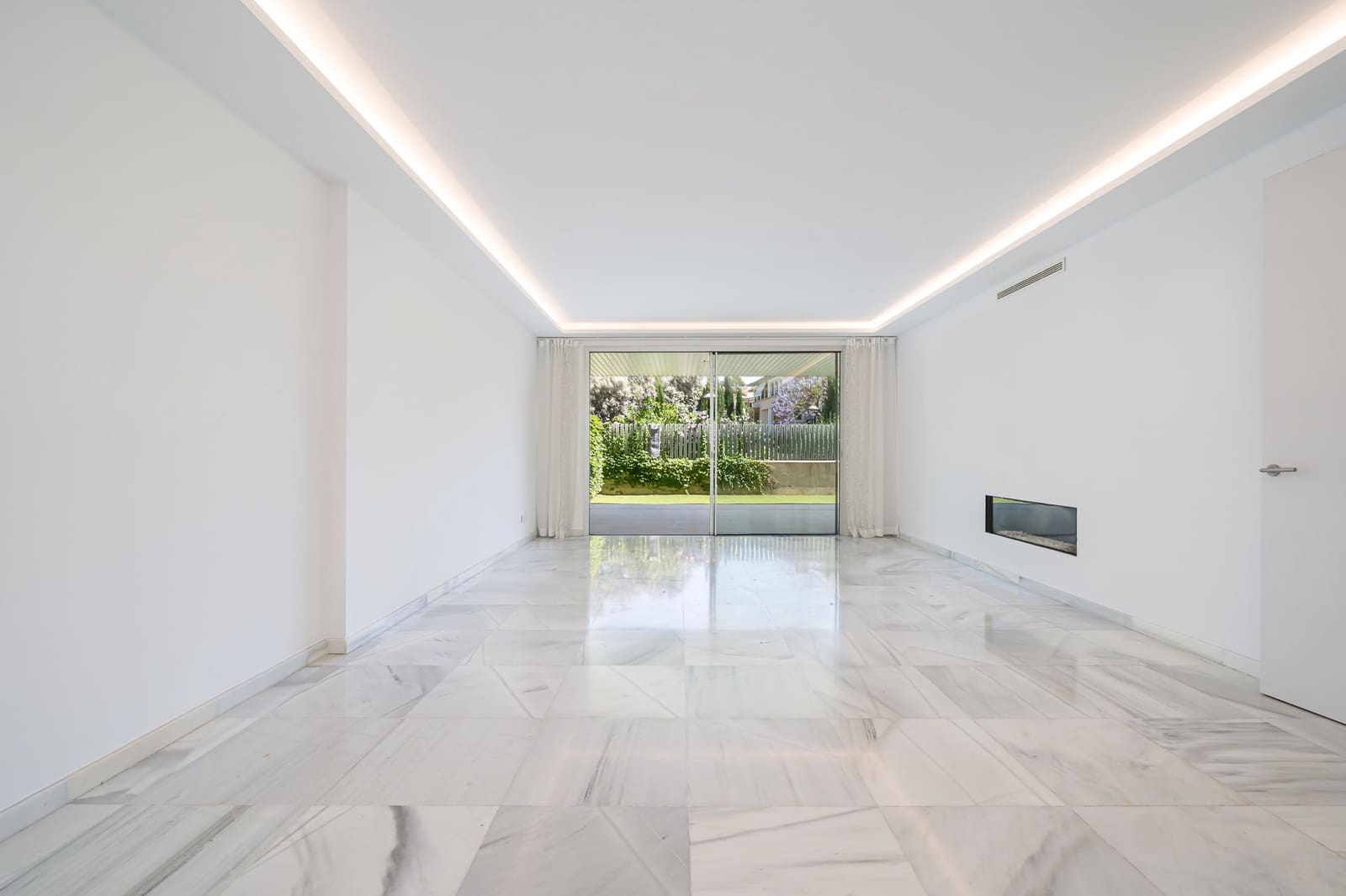3 bedroom Apartment for sale in Palma de Mallorca - € 1,500,000 (Ref: 9901619)