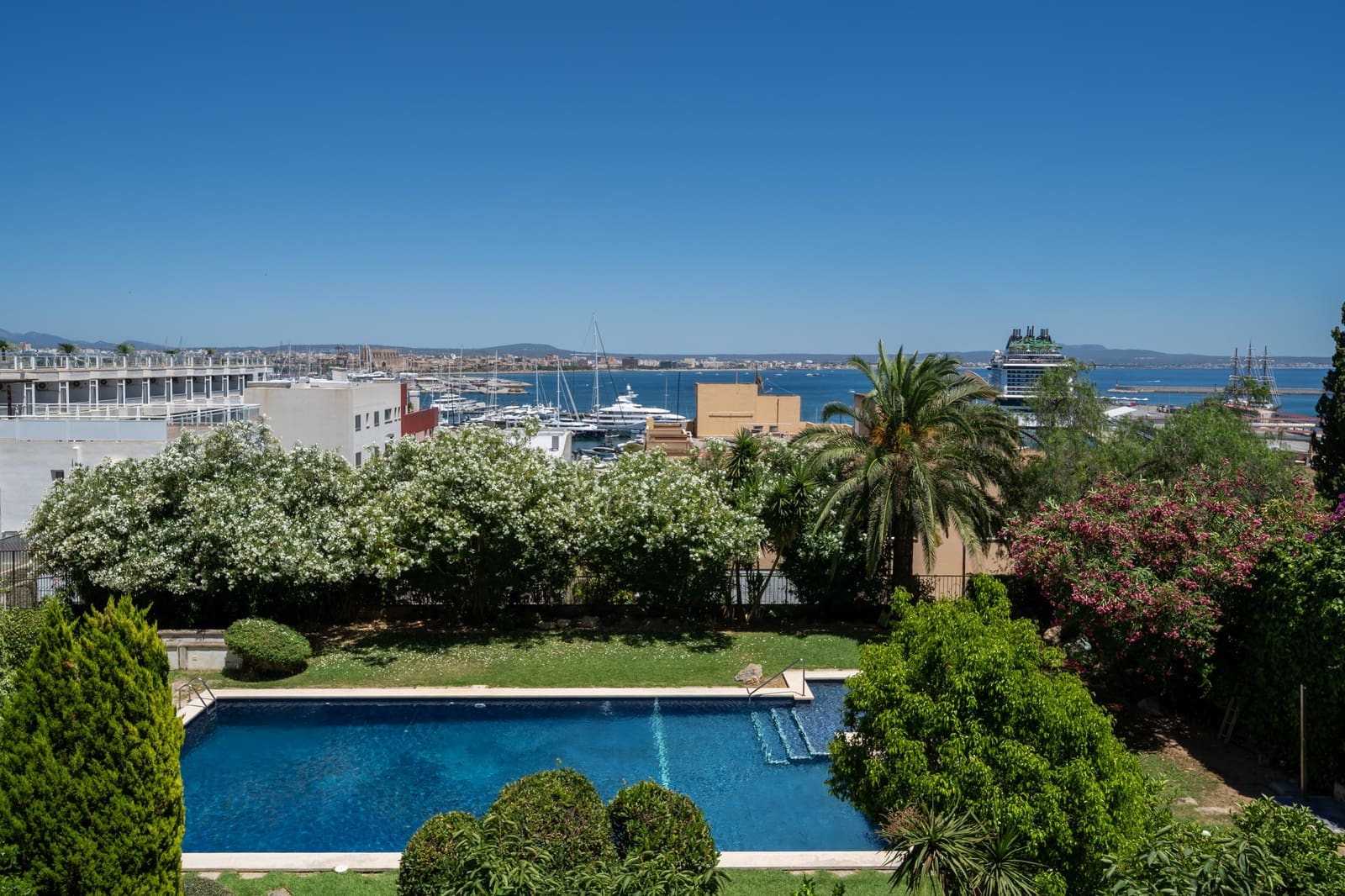 3 bedroom Flat for sale in Palma de Mallorca - € 1,590,000 (Ref: 9952304)