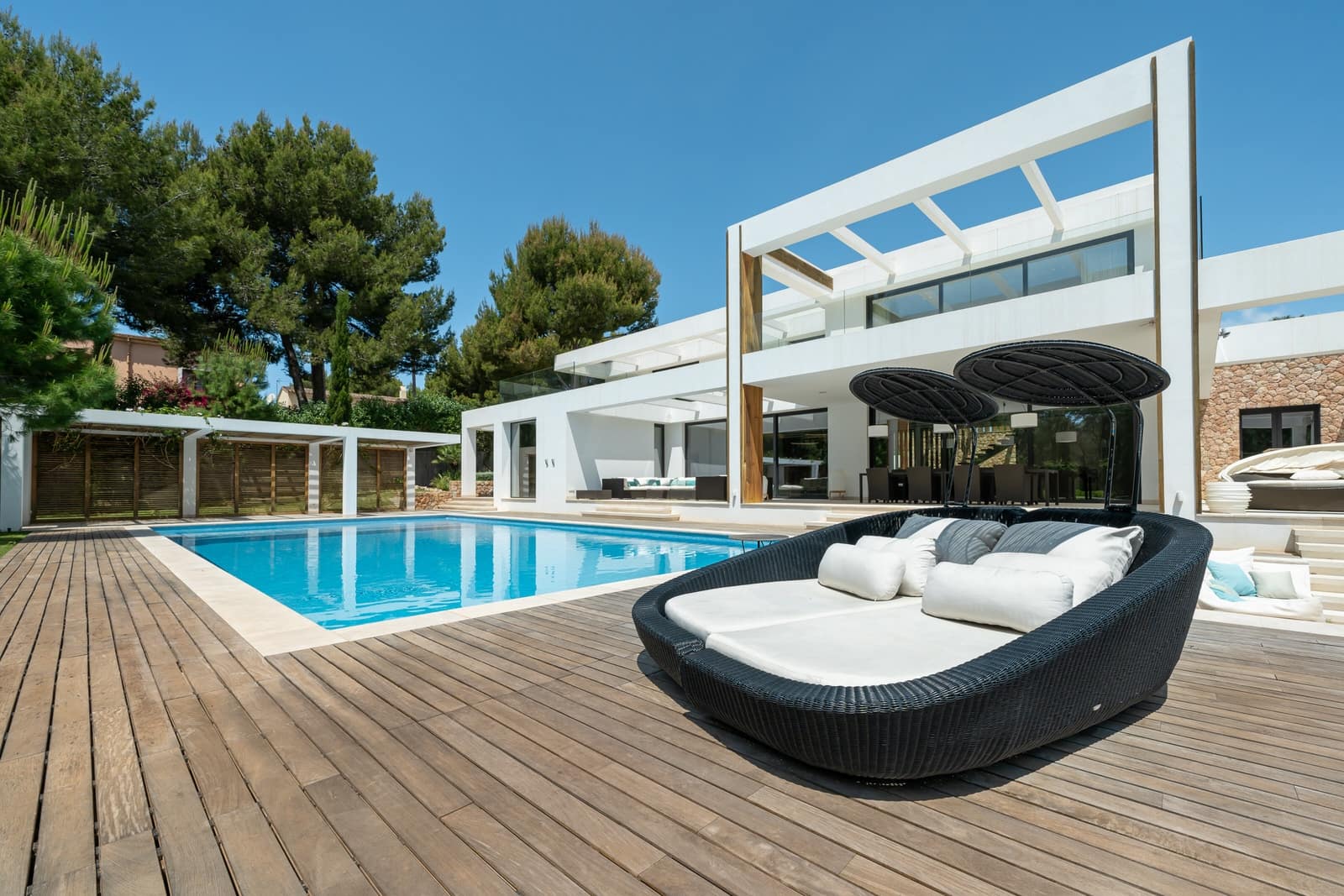 5 bedroom Villa for sale in Santa Ponsa with pool - € 6,450,000 (Ref: 9963406)