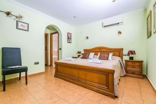 4 bedroom Finca/Country House for sale in Teulada Pueblo, Teulada-Moraira - € 780,000 (Ref: 7989724)