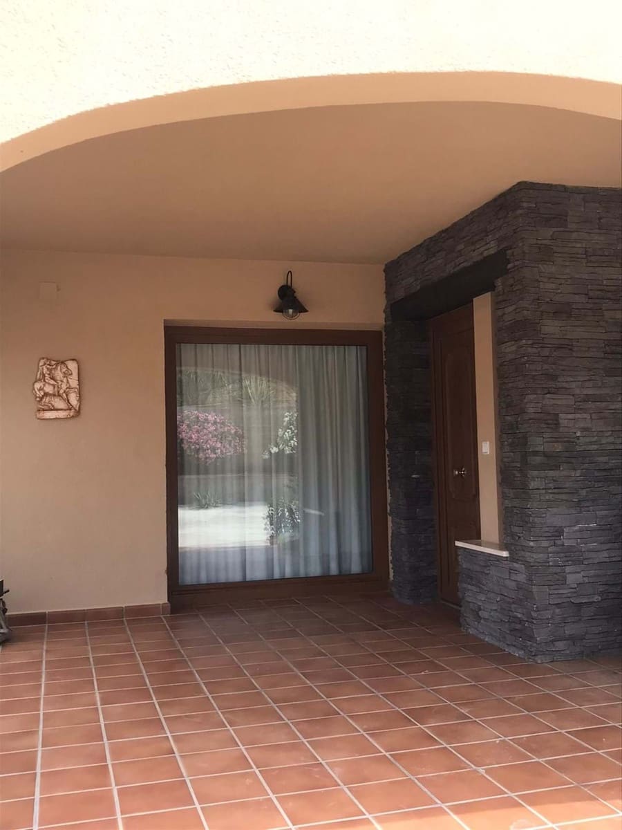 Finca/Casa Rural de 9 habitaciones en Benissa en venta - 680.000 € (Ref: 7989725)