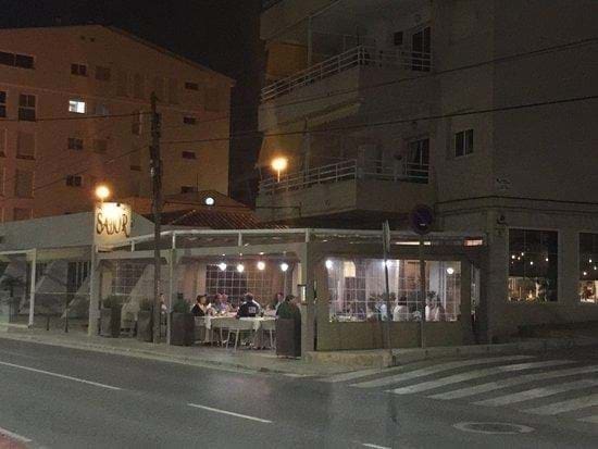 Commercial for sale in Altea - € 700,000 (Ref: 8389970)