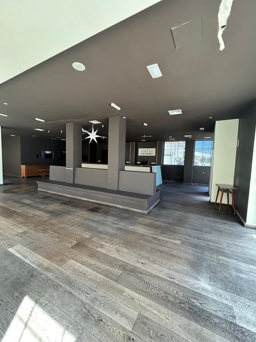 Commercial for sale in Altea - € 700,000 (Ref: 8389970)