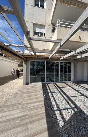 Commercial for sale in Altea - € 700,000 (Ref: 8389970)