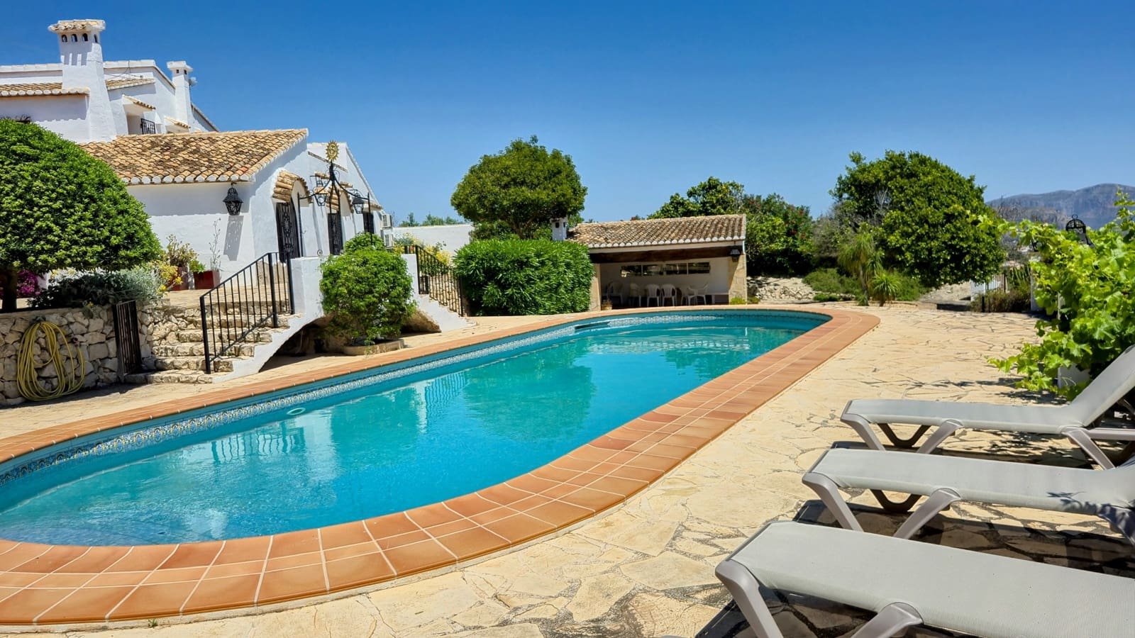 5 soveværelse Finca/Landehus til salg i Benissa med swimmingpool garage - € 1.725.000 (Ref: 9058231)