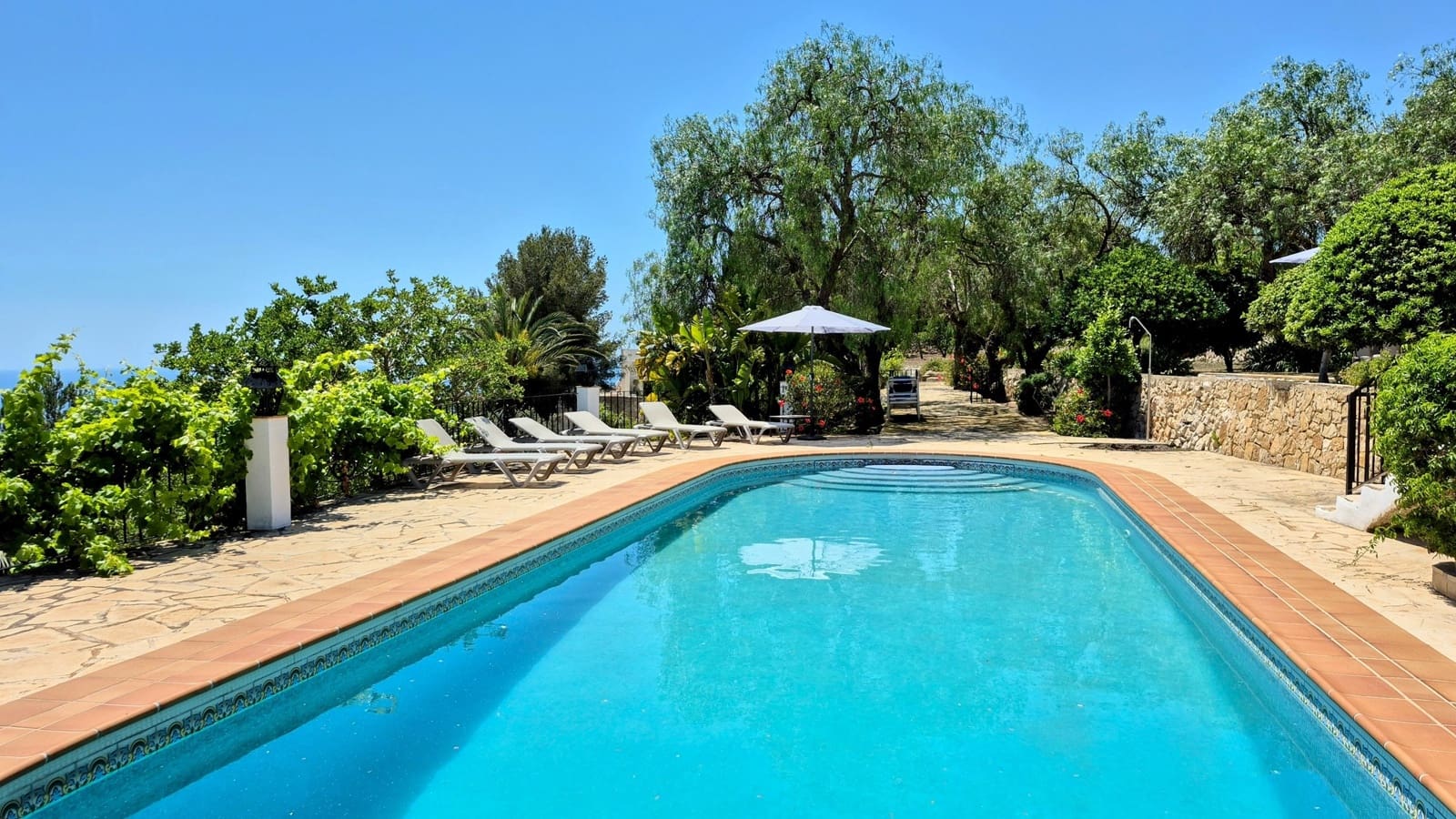 5 soveværelse Finca/Landehus til salg i Benissa med swimmingpool garage - € 1.725.000 (Ref: 9058231)