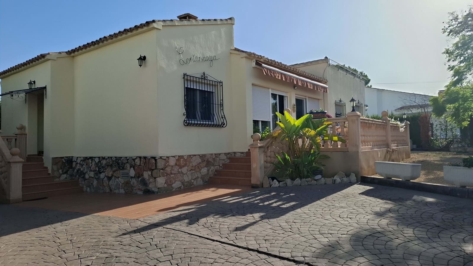 Chalet de 4 habitaciones en Teulada en venta con piscina - 940.000 € (Ref: 9400152)