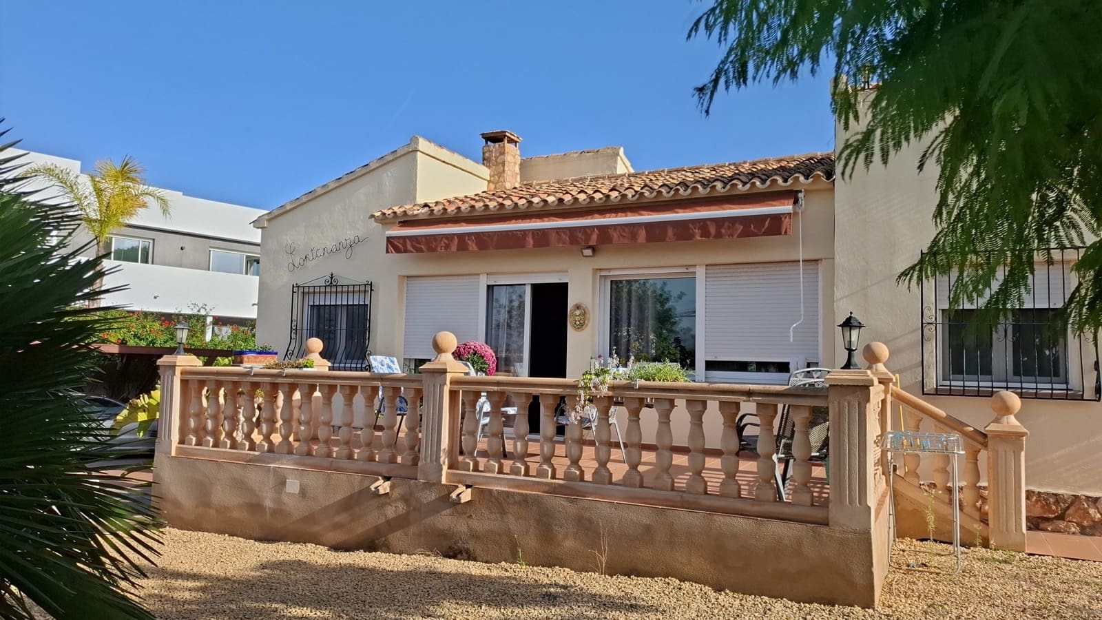Chalet de 4 habitaciones en Teulada en venta con piscina - 940.000 € (Ref: 9400152)