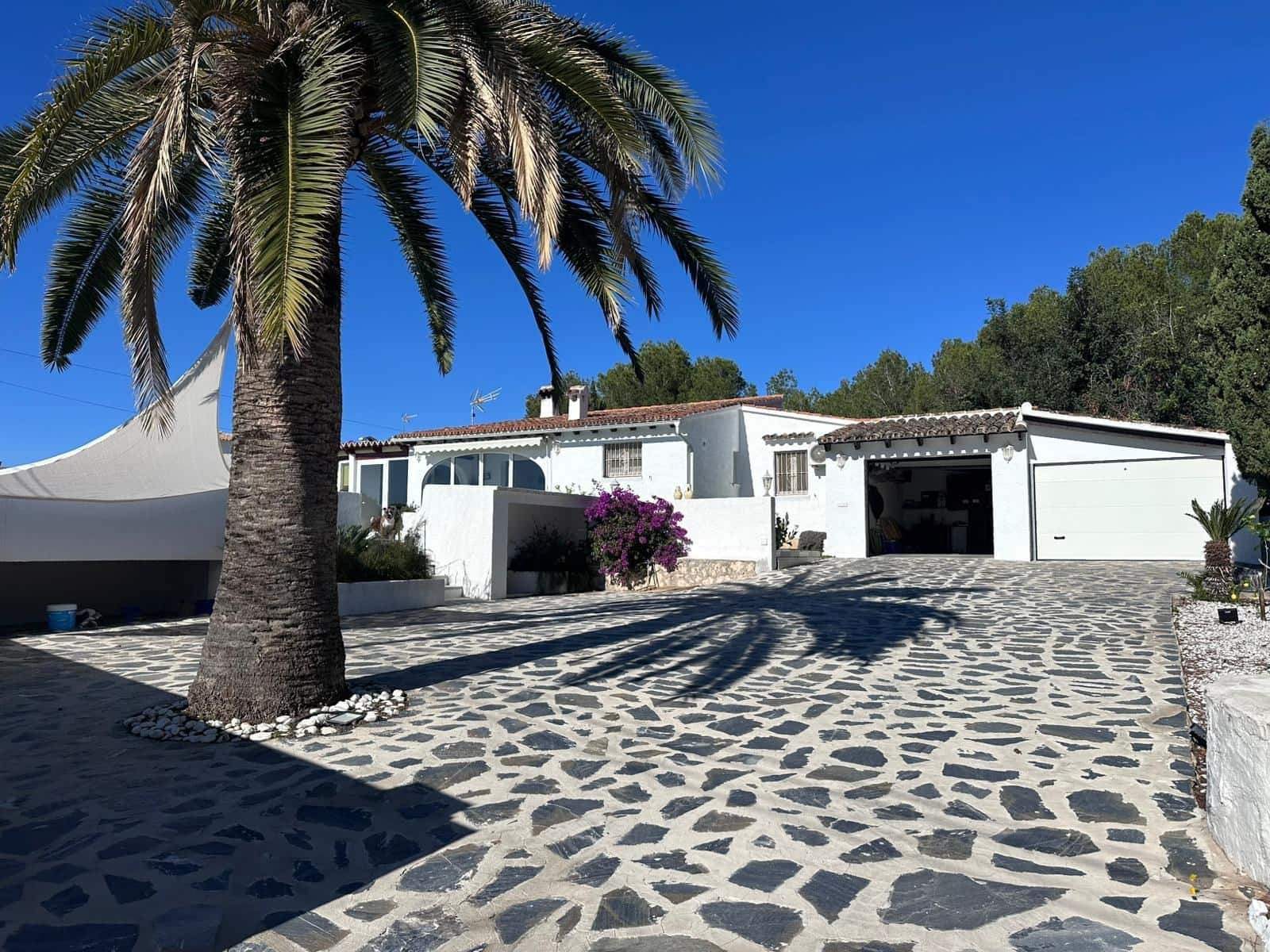 3 soveværelse Villa til salg i Teulada med swimmingpool garage - € 975.000 (Ref: 9400153)