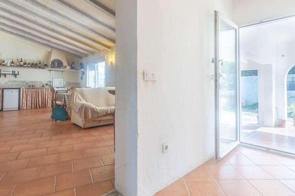 4 bedroom Finca/Country House for sale in Teulada with pool garage - € 585,000 (Ref: 9404669)