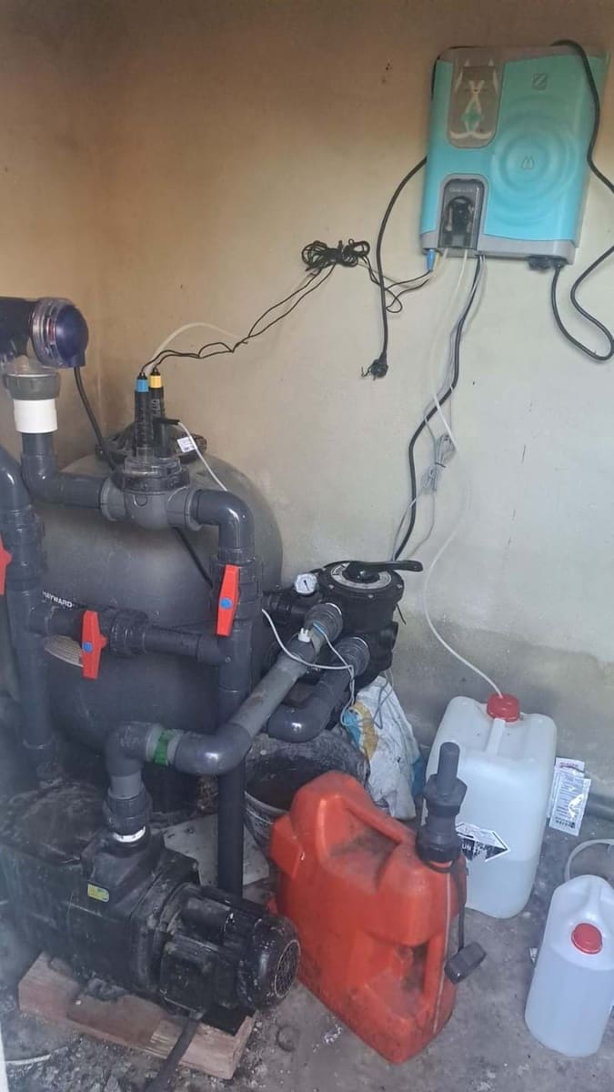 3 sypialnia Finka/Dom wiejski na sprzedaż w Quatretondeta z basenem garażem - 265 000 € (Ref: 9432720)