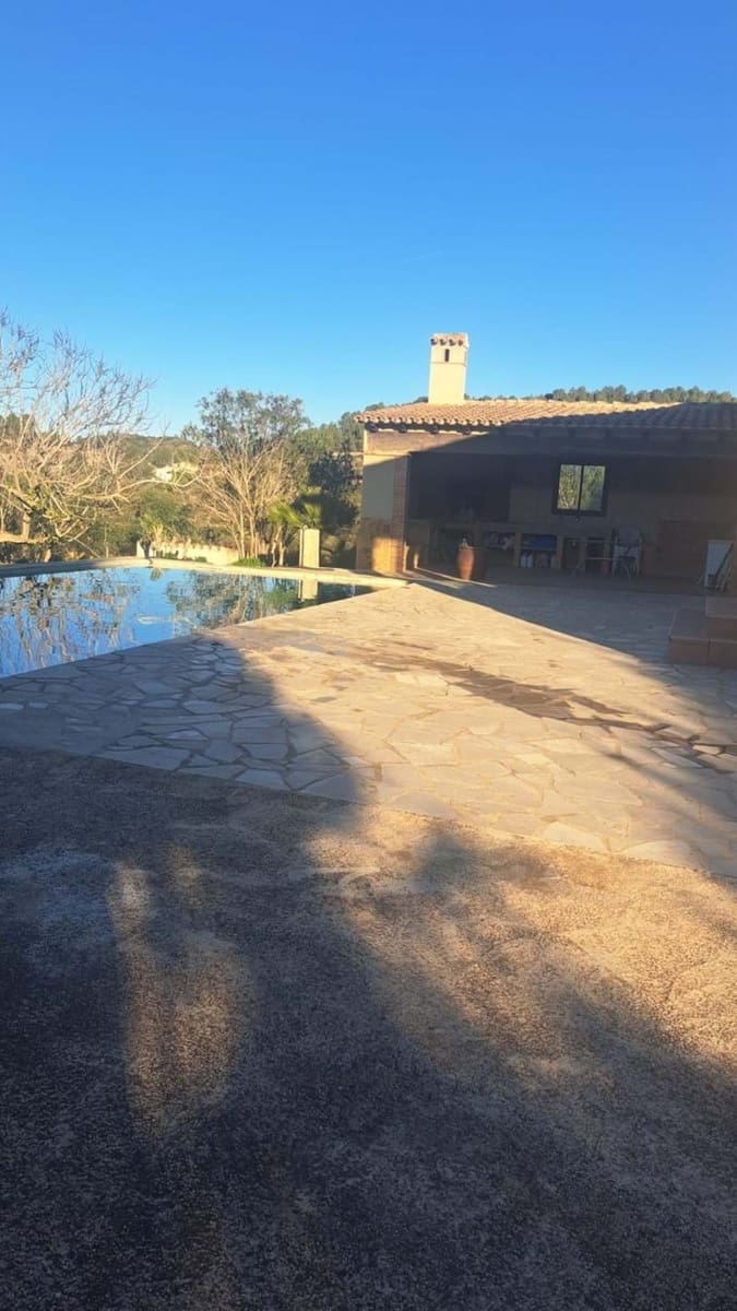 3 sypialnia Finka/Dom wiejski na sprzedaż w Quatretondeta z basenem garażem - 265 000 € (Ref: 9432720)