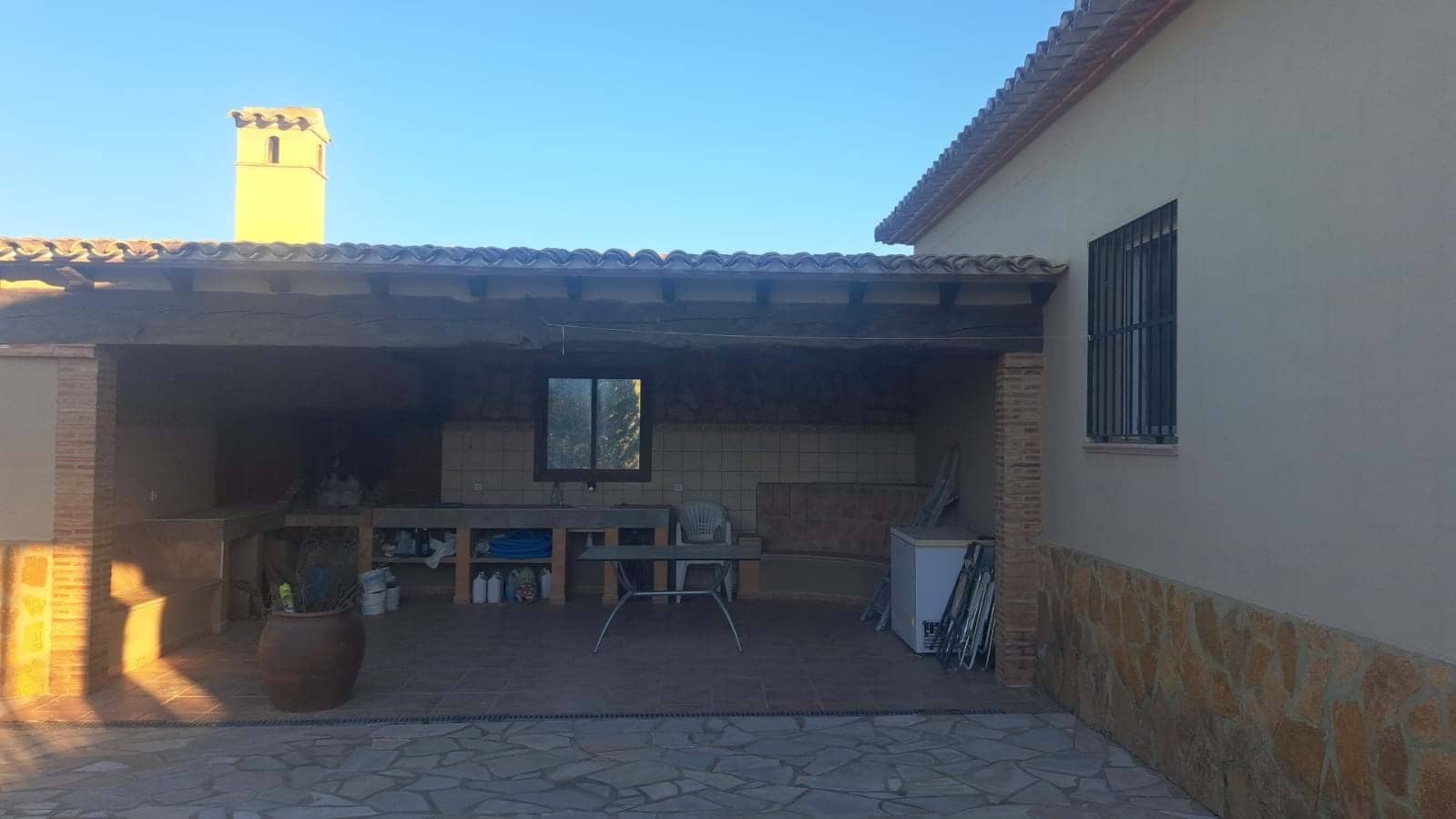 3 sypialnia Finka/Dom wiejski na sprzedaż w Quatretondeta z basenem garażem - 265 000 € (Ref: 9432720)