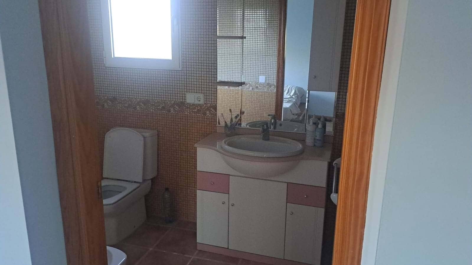 3 sypialnia Finka/Dom wiejski na sprzedaż w Quatretondeta z basenem garażem - 265 000 € (Ref: 9432720)