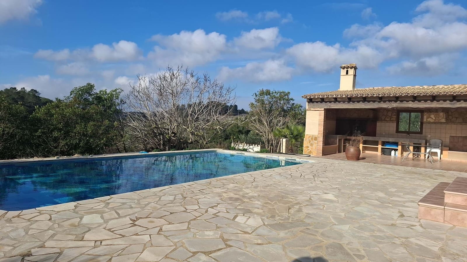 3 sypialnia Finka/Dom wiejski na sprzedaż w Quatretondeta z basenem garażem - 265 000 € (Ref: 9432720)