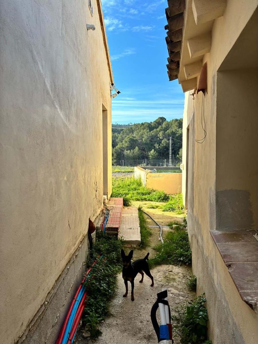 Finca/Casa Rural de 4 habitaciones en Benissa en venta - 670.000 € (Ref: 9720577)