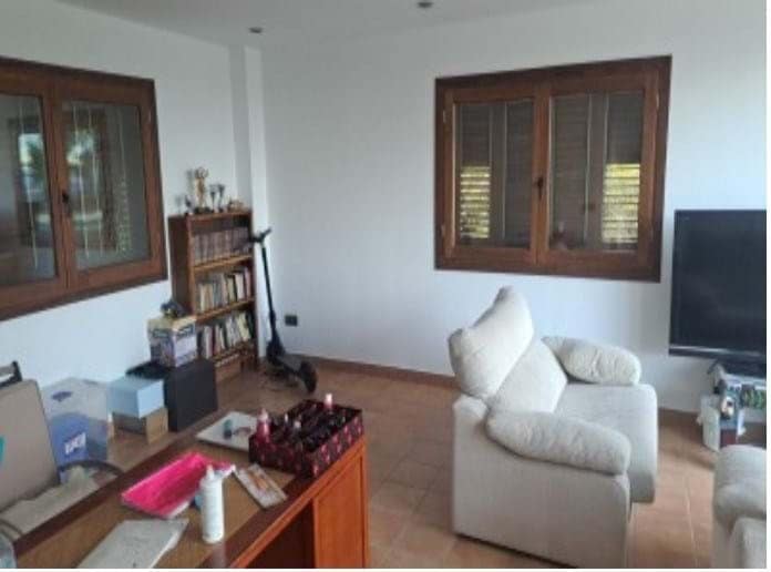 5 bedroom Villa for sale in Montserrat with pool - € 675,000 (Ref: 9891486)