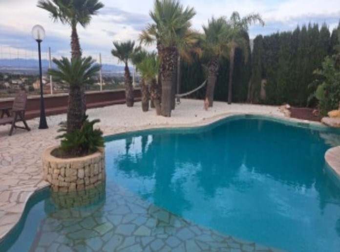 5 bedroom Villa for sale in Montserrat with pool - € 675,000 (Ref: 9891486)