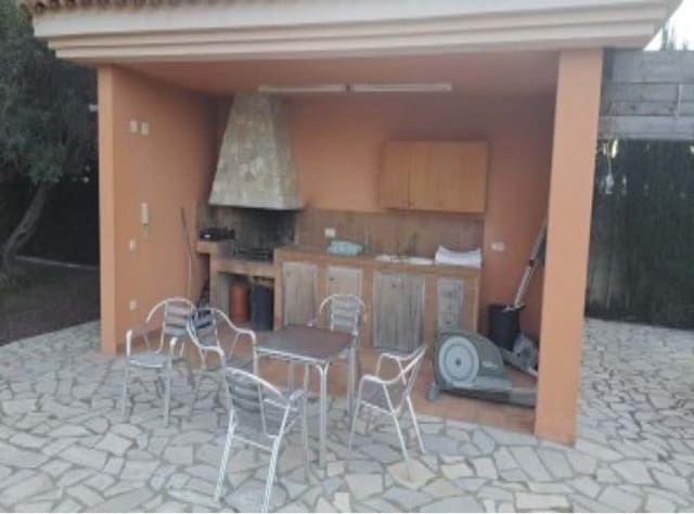 5 bedroom Villa for sale in Montserrat with pool - € 675,000 (Ref: 9891486)