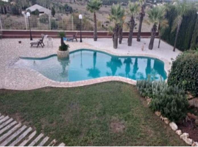 5 bedroom Villa for sale in Montserrat with pool - € 675,000 (Ref: 9891486)