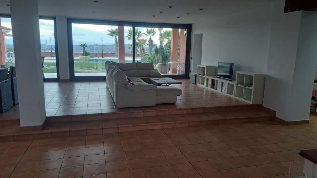 5 bedroom Villa for sale in Montserrat with pool - € 675,000 (Ref: 9891486)