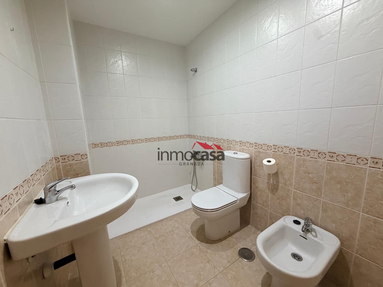 2 bedroom Flat for rent in Peligros with garage - € 650 (Ref: 10003813)