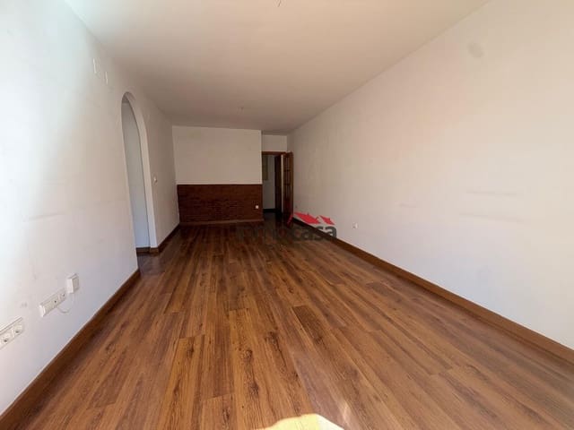2 bedroom Flat for rent in Peligros with garage - € 650 (Ref: 10003813)