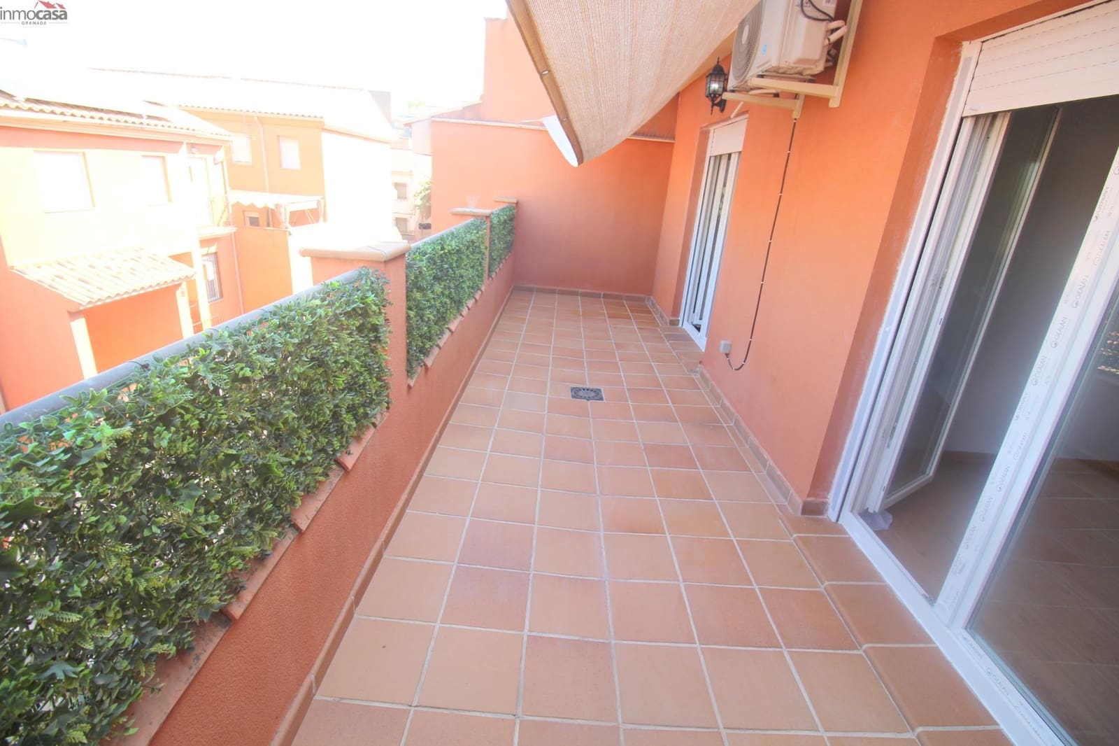 Ático de 2 habitaciones en Alhendín en alquiler con garaje - 700 € (Ref: 10009217)