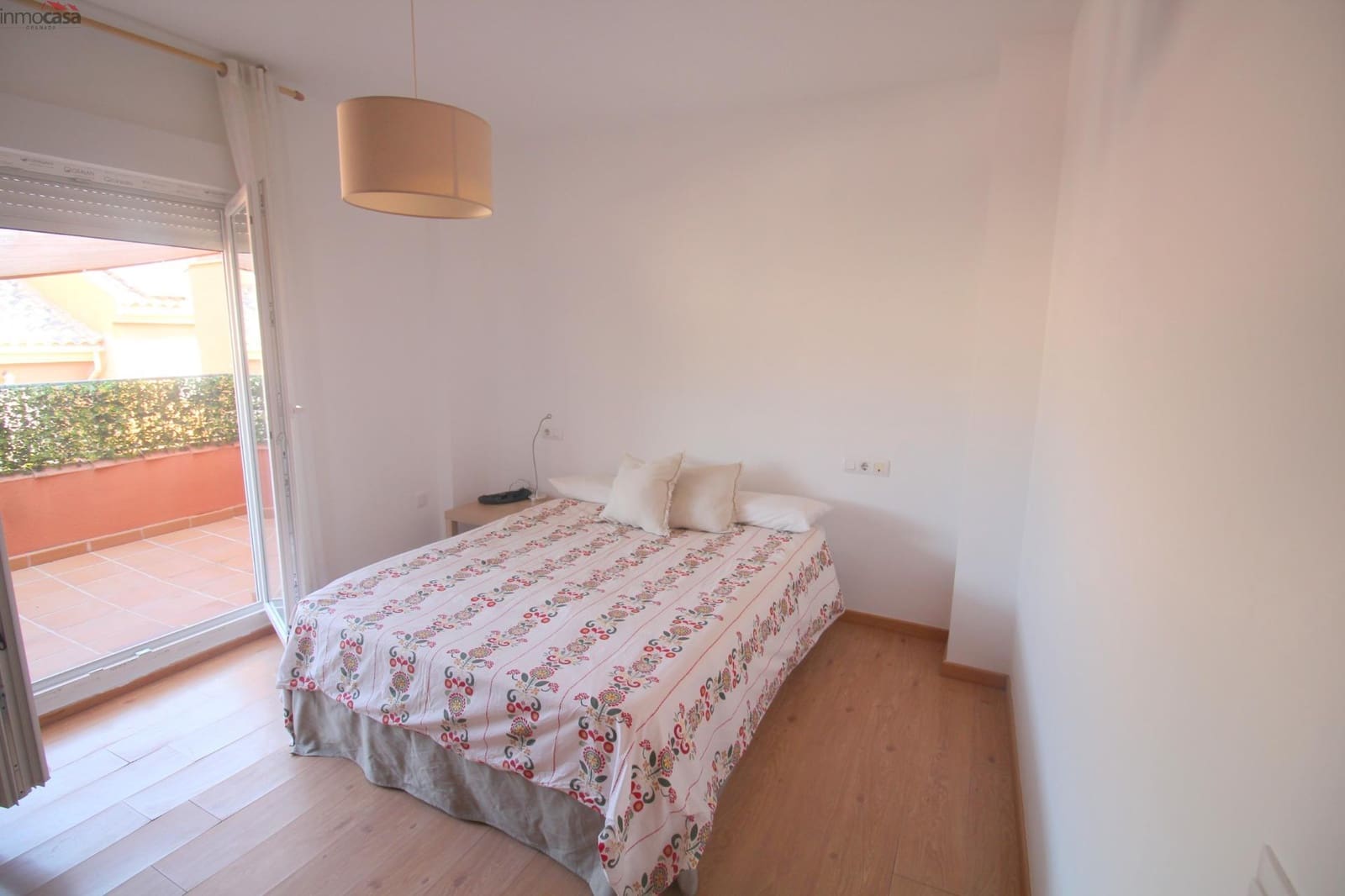 Ático de 2 habitaciones en Alhendín en alquiler con garaje - 700 € (Ref: 10009217)