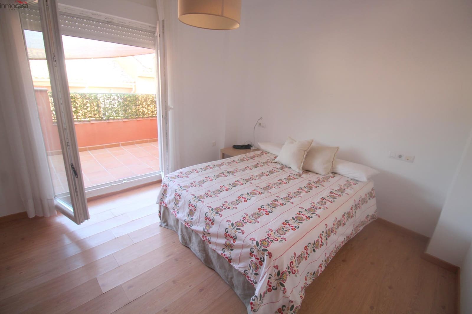 Ático de 2 habitaciones en Alhendín en alquiler con garaje - 700 € (Ref: 10009217)