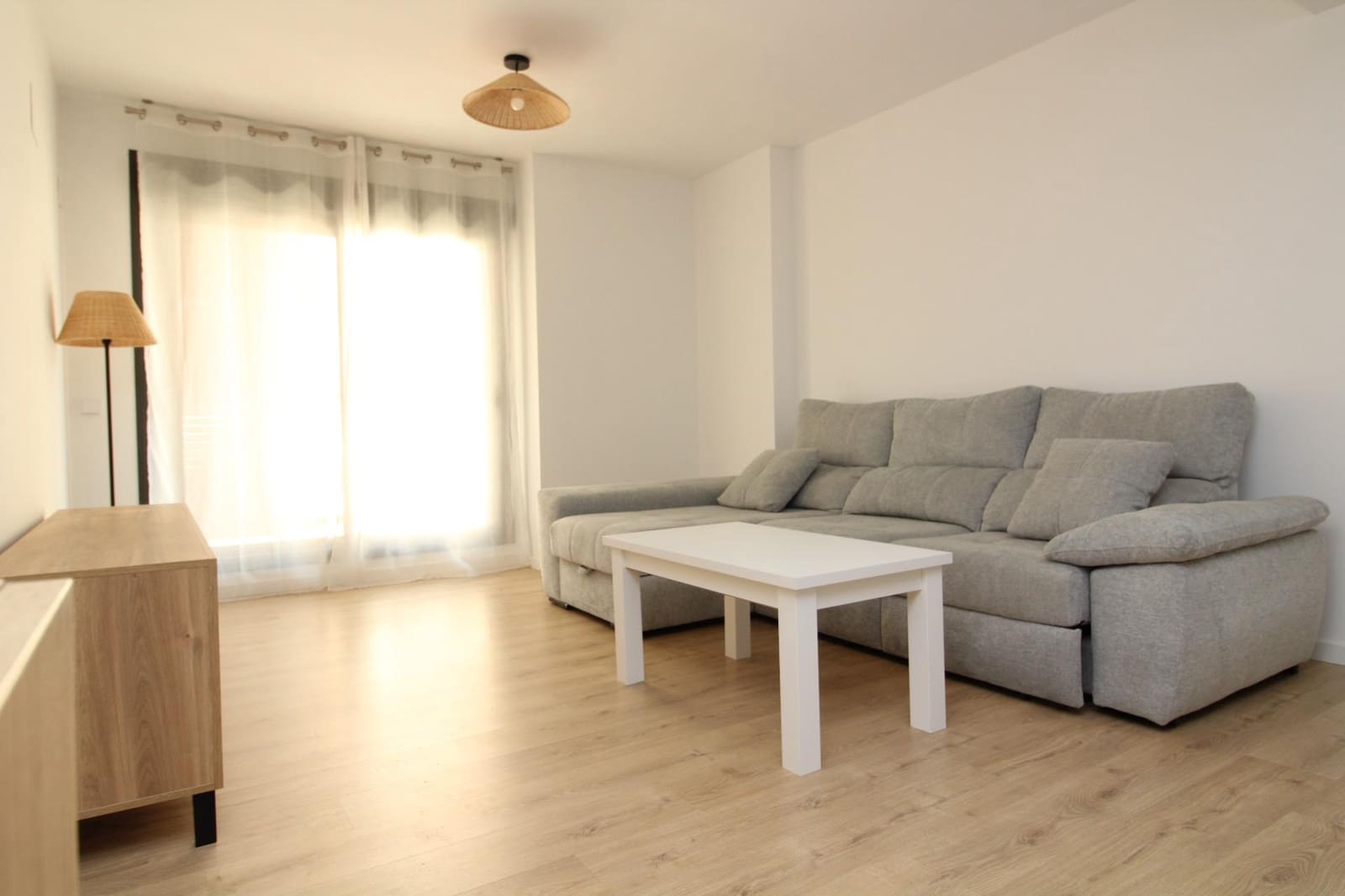 2 Zimmer Wohnung zu vermieten in Granada Stadt mit Pool Garage - 1.250 € (Ref: 10025843)